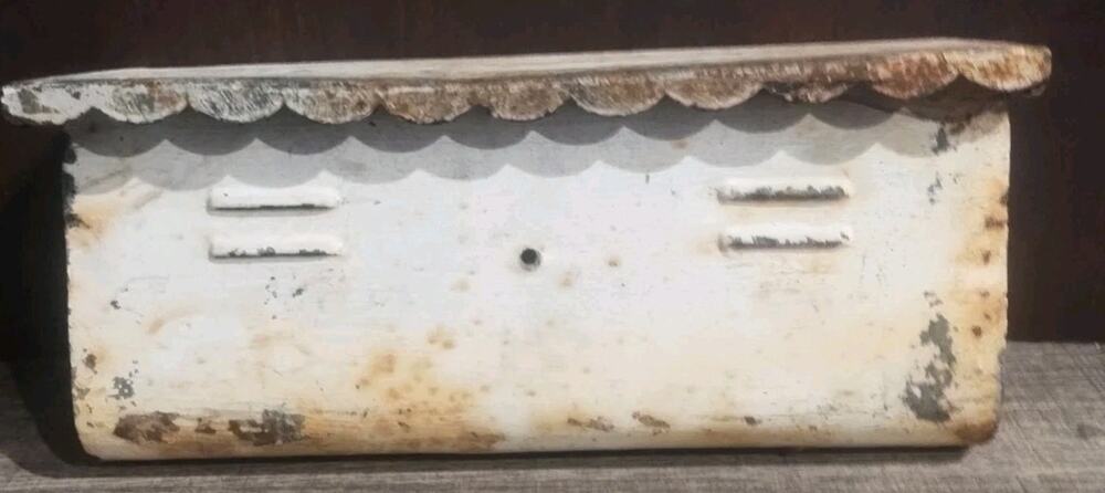 Vintage Metal Wall-mounted Mailbox Scalloped Cottage Distressed Outdoor White